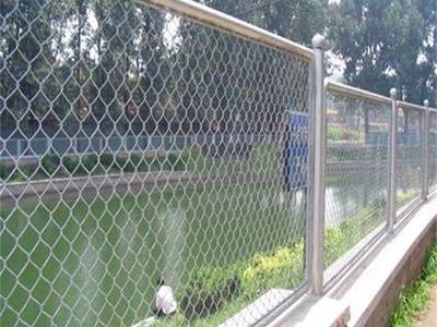 鋁包鋼護(hù)欄網(wǎng)圖片4 鋁包鋼護(hù)欄網(wǎng)圖片4