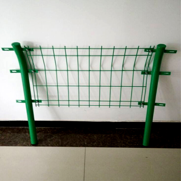 光伏網(wǎng)圍欄圖片2 光伏網(wǎng)圍欄圖片2