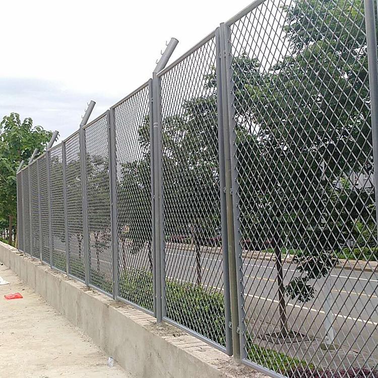 保稅區(qū)圍欄網(wǎng) 綜合保稅區(qū)護(hù)欄網(wǎng)案例施工圖片1 保稅區(qū)圍欄網(wǎng) 綜合保稅區(qū)護(hù)欄網(wǎng)案例施工圖片1