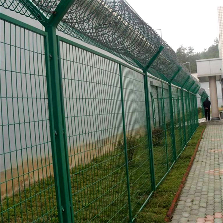 監(jiān)獄外墻防護(hù)網(wǎng)圖片3 監(jiān)獄外墻防護(hù)網(wǎng)圖片3