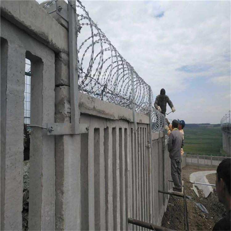 120g上鋅量刺絲滾籠圖片1 120g上鋅量刺絲滾籠圖片1