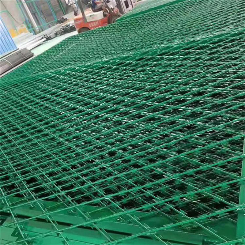 菱形焊接刀片刺網(wǎng)圖片1 菱形焊接刀片刺網(wǎng)圖片1