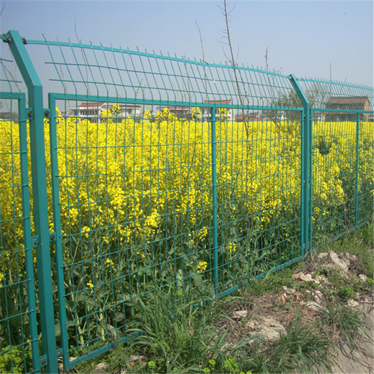 公園小區(qū)護(hù)欄圖片4 公園小區(qū)護(hù)欄圖片4