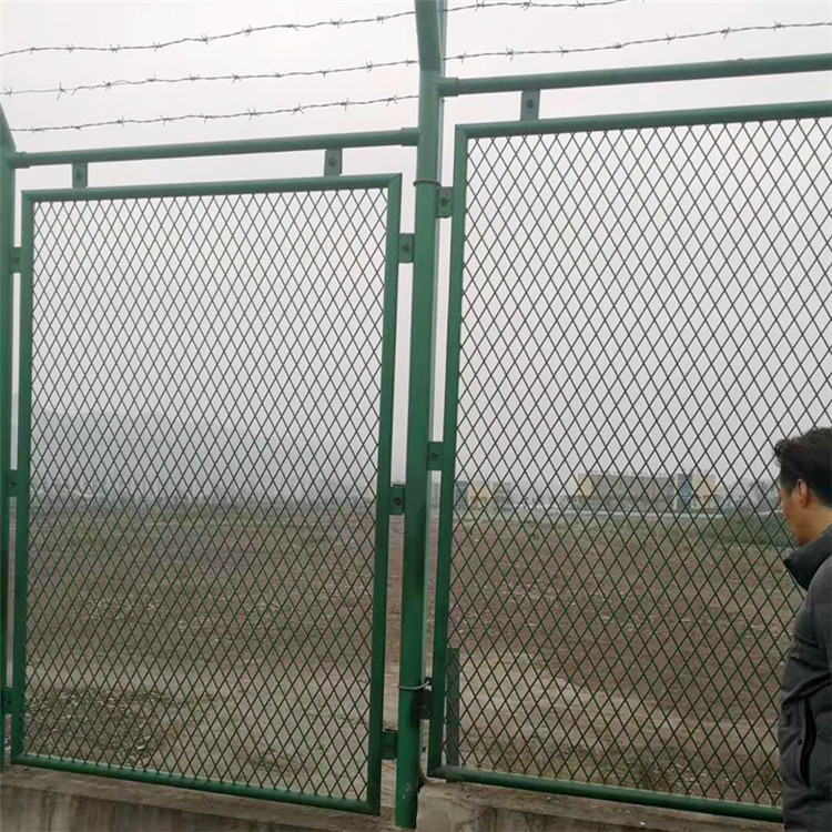 保稅區(qū)碼頭護欄網(wǎng)圖片3 保稅區(qū)碼頭護欄網(wǎng)圖片3