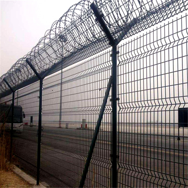 機(jī)場(chǎng)巡邏道刀刺防護(hù)網(wǎng)墻圖片3 機(jī)場(chǎng)巡邏道刀刺防護(hù)網(wǎng)墻圖片3