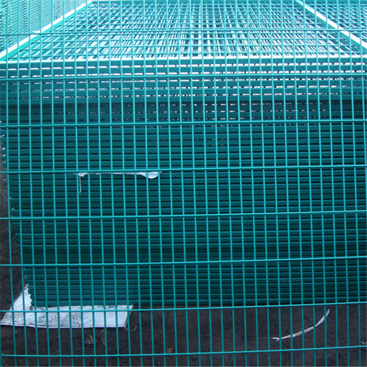 工業(yè)園區(qū)護(hù)欄網(wǎng)圖片4 工業(yè)園區(qū)護(hù)欄網(wǎng)圖片4