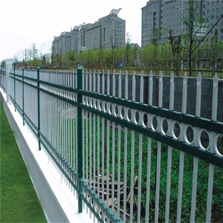 戶外新農(nóng)村別墅庭院欄桿鋅鋼護欄圖片1