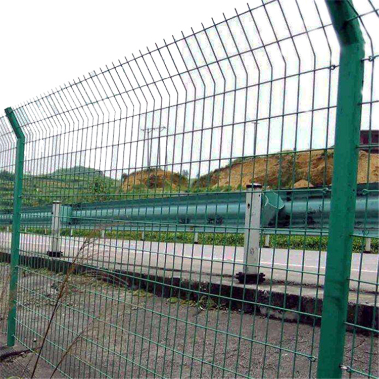 土地圈地網(wǎng)圍欄圖片2 土地圈地網(wǎng)圍欄圖片2