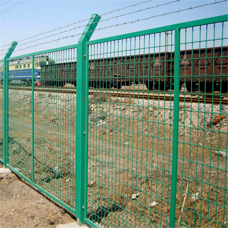 鐵路金屬防護網(wǎng)圖片1 鐵路金屬防護網(wǎng)圖片1