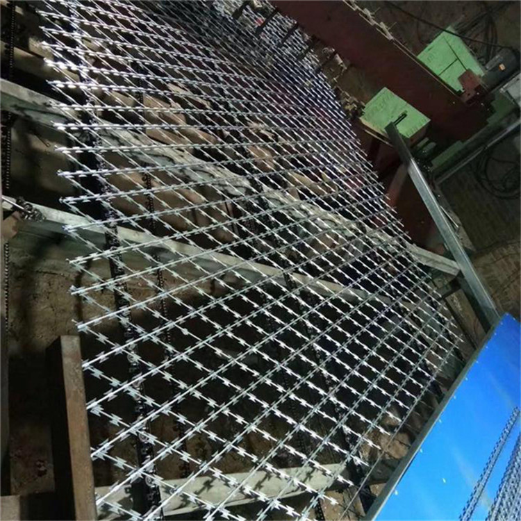 監(jiān)獄外圍隔離網(wǎng) 圖片4 監(jiān)獄外圍隔離網(wǎng) 圖片4