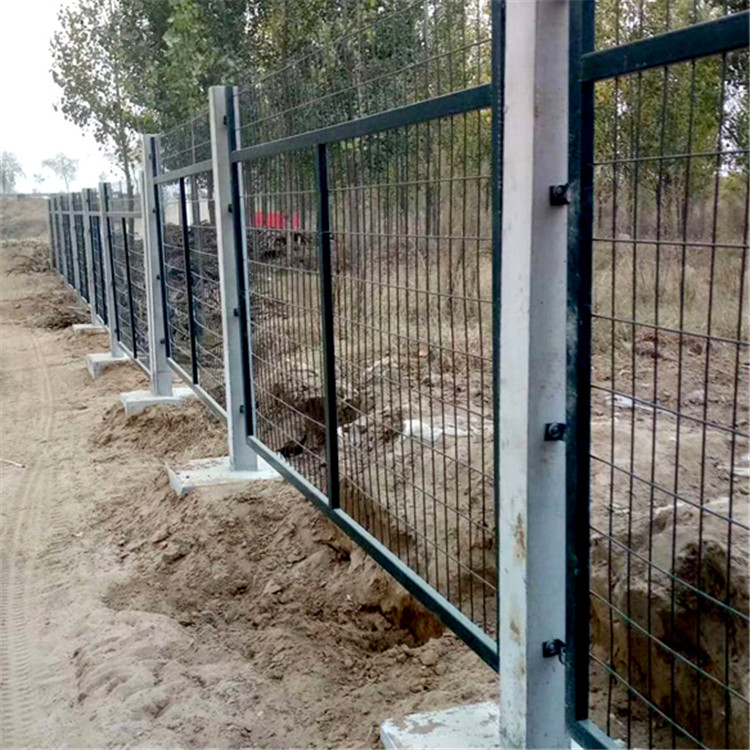 鐵路橋下護(hù)欄網(wǎng)圖片1 鐵路橋下護(hù)欄網(wǎng)圖片1