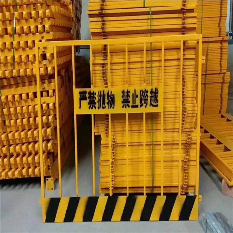 施工現(xiàn)場圍欄圖片2 施工現(xiàn)場圍欄圖片2