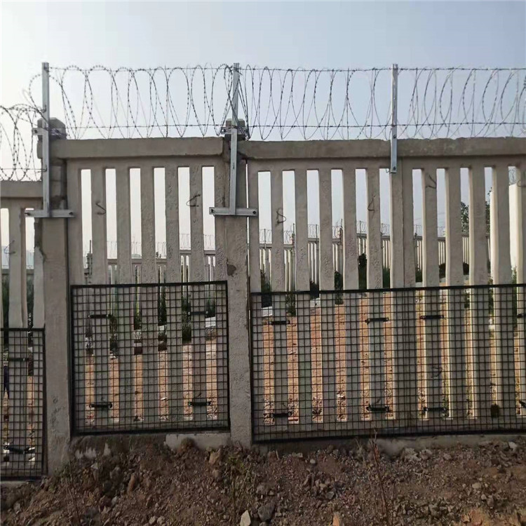 高鐵刺絲滾籠圖片2 高鐵刺絲滾籠圖片2