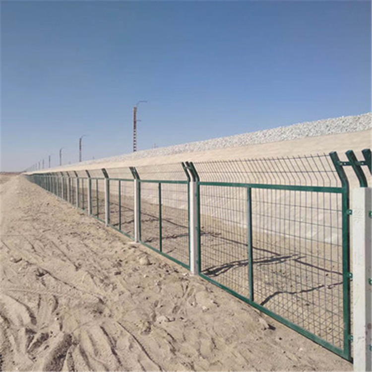 高鐵鐵絲網(wǎng)圍欄圖片3 高鐵鐵絲網(wǎng)圍欄圖片3