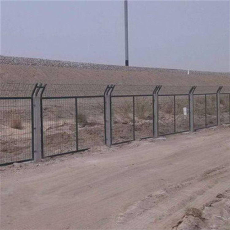 高鐵鐵絲網(wǎng)圍欄圖片4 高鐵鐵絲網(wǎng)圍欄圖片4