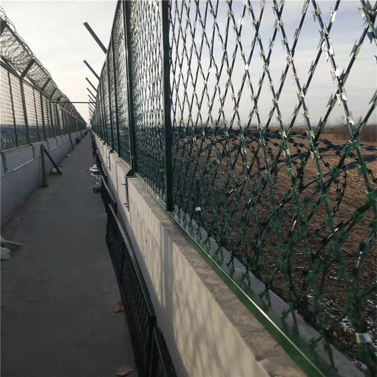 監(jiān)獄防護(hù)網(wǎng)樣式圖片2 監(jiān)獄防護(hù)網(wǎng)樣式圖片2