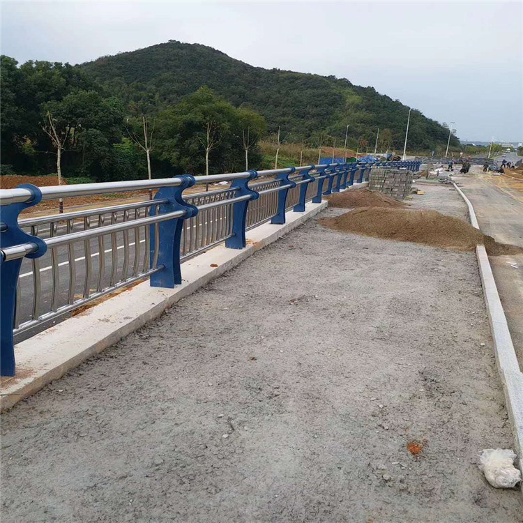 ?橋梁防撞隔離護(hù)欄圖片3 ?橋梁防撞隔離護(hù)欄圖片3