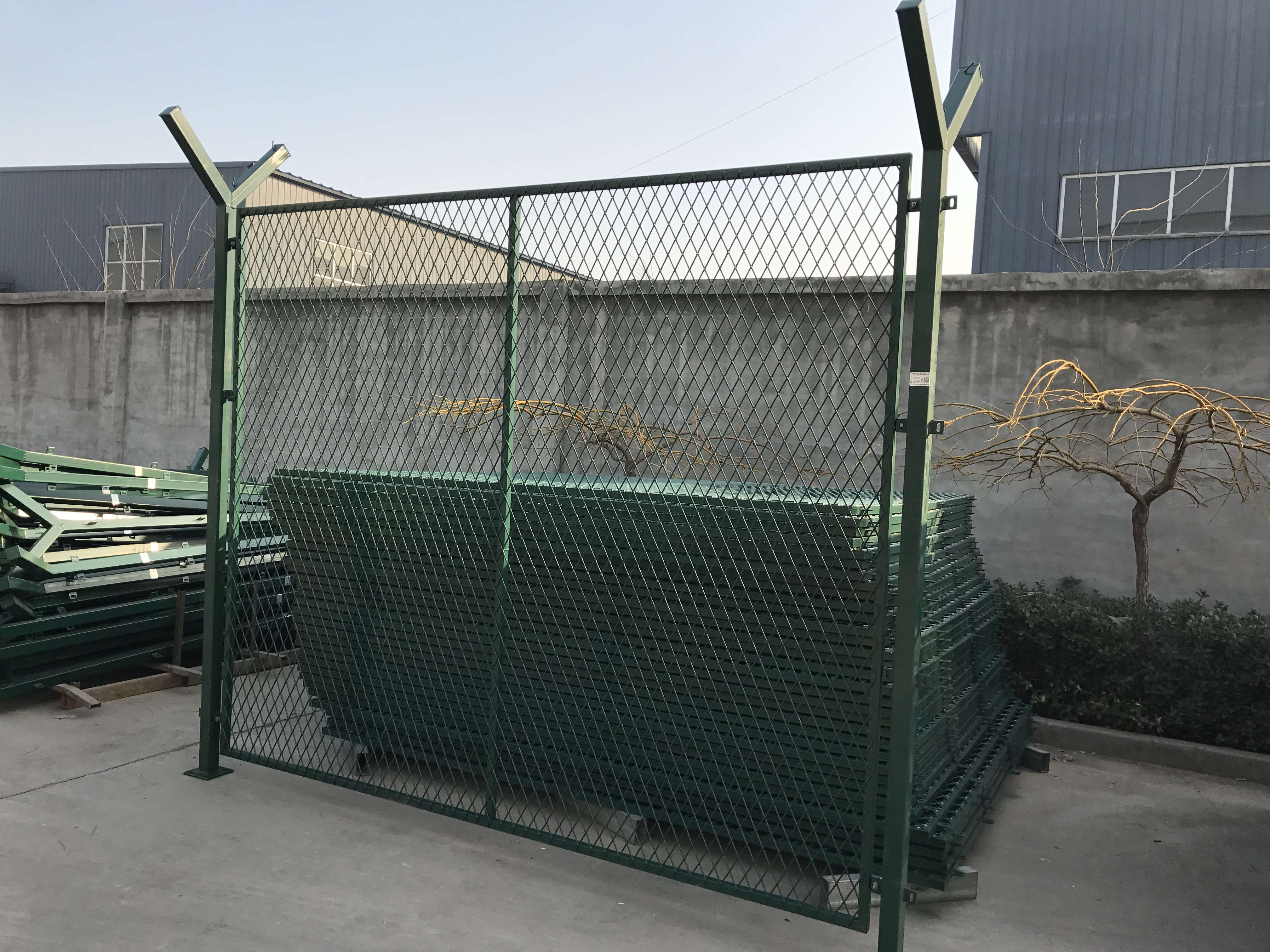監(jiān)獄外墻防護網圖片2