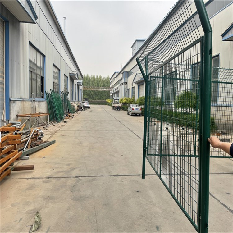 機(jī)場鋼筋網(wǎng)圍界圖片4 機(jī)場鋼筋網(wǎng)圍界圖片4