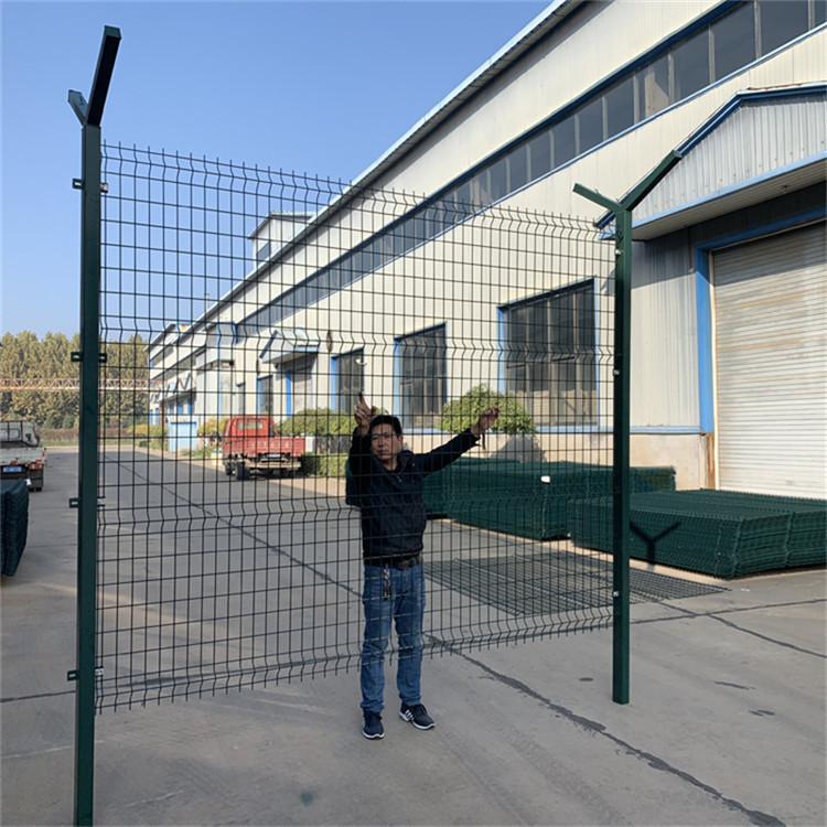 機(jī)場金屬隔離鋼網(wǎng)墻圖片3